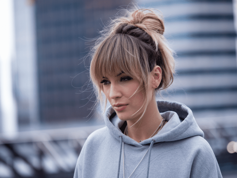 Trendy Hairstyles That Look Effortlessly Cool with a Hoodie Outfit
